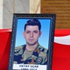 Şehit cenazesinde gözyaşı sel oldu Şehit cenazesinde gözyaşı sel oldu