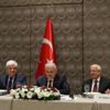 Binali Yıldırım, okul arkadaşları ve öğretmenleriyle bir araya geldi