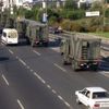 E-5' karayolundan geçen askeri konvoy vatandaşları şaşırttı