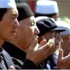 Namaz ve tesettür yasaklanıyor! Namaz ve tesettür yasaklanıyor!