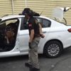 Sarıyer'de yardım dağıtma görünümünde uyuşturucu satan torbacı yakalandı Sarıyer'de yardım dağıtma görünümünde uyuşturucu satan torbacı yakalandı