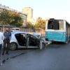 Ataşehir de Halk Otobüsüne çarpan otomobil sürücüsü ... Ataşehir de Halk Otobüsüne çarpan otomobil sürücüsü ...