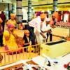 Tapınakta 'seyahat ya guru' ritüeli Tapınakta 'seyahat ya guru' ritüeli