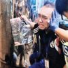 Siyasetçinin kulağını ısırarak kopardı
