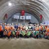 Kırk virajlı uçurum tünellerle geçiliyor Kırk virajlı uçurum tünellerle geçiliyor