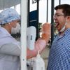 Meslektaşlarını Kovid-19'dan korumak için kabin geliştirdi Meslektaşlarını Kovid-19'dan korumak için kabin geliştirdi