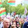 Almanya'daki gösterilere PKK'lılar da katıldı Almanya'daki gösterilere PKK'lılar da katıldı