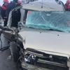 Sivas'ta hafif ticari araç tıra çarptı: 5 yaralı