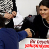 Faruk Çelik Dilek Öcalan'ın yüzüne bakmadı Faruk Çelik Dilek Öcalan'ın yüzüne bakmadı