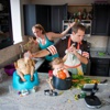 10 fotoğrafta çocuklu aile kaosu!