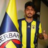 Fenerbahçe, 2000 doğumlu stoper Deniz Yılmaz ile profesyonel sözleşme imzaladı Fenerbahçe, 2000 doğumlu stoper Deniz Yılmaz ile profesyonel sözleşme imzaladı