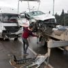 Kırmızı ışıkta geçen TIR, otomobili bu hale getirdi Kırmızı ışıkta geçen TIR, otomobili bu hale getirdi