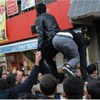 Çakıroğlu için düzenlenen yürüyüşte ’zafer işareti’ gerginliği!