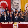 Galatasaray'da Ak Saray isyanı! Galatasaray'da Ak Saray isyanı!