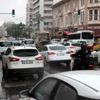 Kısıtlamanın ardından İzmir de ilk iş gününde yoğun ...