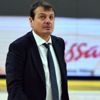 Ergin Ataman parkeye bu sefer kulaklıksız çıktı