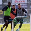 Fenerbahçe'de kanat arayışı Fenerbahçe'de kanat arayışı