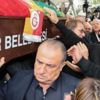 Demet Akbağ Galatasaray'ın kutlamasına katıldı Demet Akbağ Galatasaray'ın kutlamasına katıldı