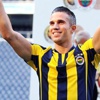 Fenalaşan gazeteciye Persie yardımı
