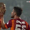 Melo'nun boğazını sıktı Melo'nun boğazını sıktı