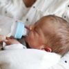 Biberonla beslenen bebekler her gün 'milyonlarca mikroplastik parçacık yutuyor' Biberonla beslenen bebekler her gün 'milyonlarca mikroplastik parçacık yutuyor'
