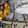 6 aylık hamile kadına otomobil çarptı 6 aylık hamile kadına otomobil çarptı