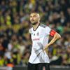 Burak Yılmaz, Beşiktaş'la olan sözleşmesini 1 yıl daha uzattı Burak Yılmaz, Beşiktaş'la olan sözleşmesini 1 yıl daha uzattı