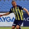 Fenerbahçe kampında Caner, ağabeylik rolünü üstlenirken performansıyla dikkat çekti