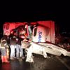 Kamyon devrildi, 1 kişi hayatını kaybetti