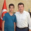 Kaymakam Şahin, LGS birincisini ödüllendirdi Kaymakam Şahin, LGS birincisini ödüllendirdi