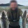 Balıkla fotoğraf çektiren olta avcısı ve tekne sahibine 15 bin lira ceza Balıkla fotoğraf çektiren olta avcısı ve tekne sahibine 15 bin lira ceza