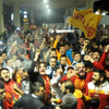 Galatasaray "şampiyon" gibi karşılandı Galatasaray "şampiyon" gibi karşılandı
