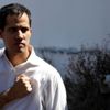Guaido Venezuela'ya döndü! İşte ilk cümlesi!
