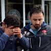 Uyuşturucu satıcısı otomobilde yakalandı Uyuşturucu satıcısı otomobilde yakalandı