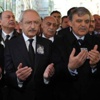 Yaşar Kemal'i yan yana uğurladılar Yaşar Kemal'i yan yana uğurladılar