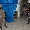 Hatay'da uyuşturucu satıcılarına yönelik operasyonda 15 kişi gözaltına alındı Hatay'da uyuşturucu satıcılarına yönelik operasyonda 15 kişi gözaltına alındı