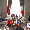 Çavuşoğlu Fransız mevkidaşıyla görüştü Çavuşoğlu Fransız mevkidaşıyla görüştü