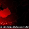 Öğrencilere sürpriz için okulların duvarlarını süslüyor Öğrencilere sürpriz için okulların duvarlarını süslüyor