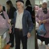 Yaşlı çift sandık başına yalın ayak gitti