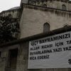 Şişli Camisi duvarına 1 Mayıs pankartı