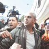 CHP’li Musa Çam’ı gözaltına almak istediler CHP’li Musa Çam’ı gözaltına almak istediler