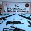 Cezaevi firarisinin evinden cephanelik çıktı Cezaevi firarisinin evinden cephanelik çıktı