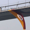 Galatasaray bayrağını denize attılar