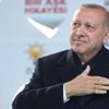 İhraç edilip gözaltına alınan 2 hakimden biri tutuklandı İhraç edilip gözaltına alınan 2 hakimden biri tutuklandı