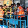 Stadyum girişinde arbede