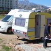 Karavana sığındık Karavana sığındık