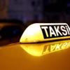 Taksiciler öpüşen müşteri istemiyor Taksiciler öpüşen müşteri istemiyor