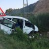 Amasya’da minibüs devrildi, 10 yaralı var Amasya’da minibüs devrildi, 10 yaralı var