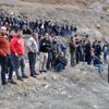 Stadyuma giremeyen taraftarlar maçı dağlardan izledi Stadyuma giremeyen taraftarlar maçı dağlardan izledi