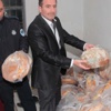 Hayvan yemiyle ekmek yapan fırına baskın Hayvan yemiyle ekmek yapan fırına baskın